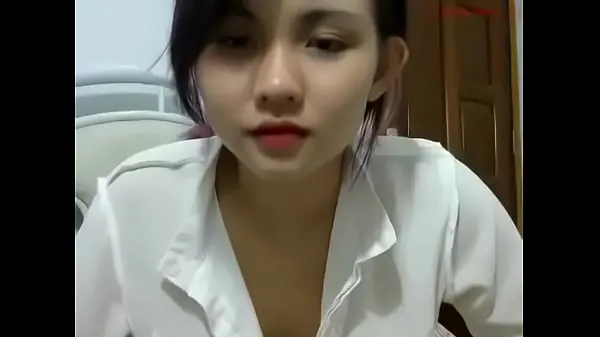 Watch Vietnamese girl looking for part 1 best Clips