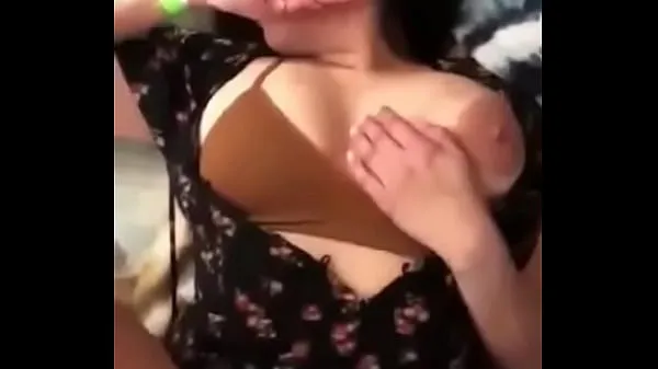 Nézd meg a teen girl get fucked hard by her boyfriend and screams from pleasure legjobb klipet