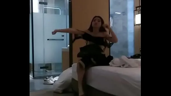 Tonton Filming secretly playing sister calling Hanoi in the hotel Klip terbaik