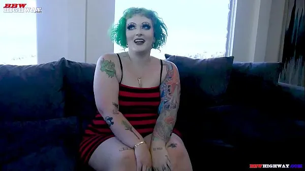 دیکھیں big butt Goth Pawg Vicky Vixen debuts on بہترین کلپس
