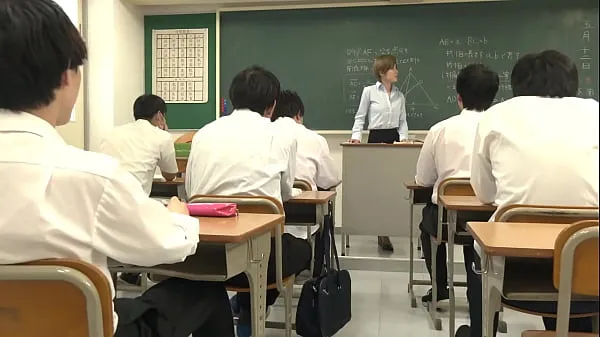 Посмотрите Замужняя учительница, которая промокает 10 раз в классе диплом, который не может произнести голос Мио Кимишима лучшие клипы