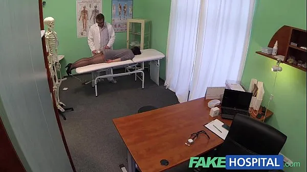 Obejrzyj Fake Hospital G spot massage gets hot brunette patient wet najlepsze klipy