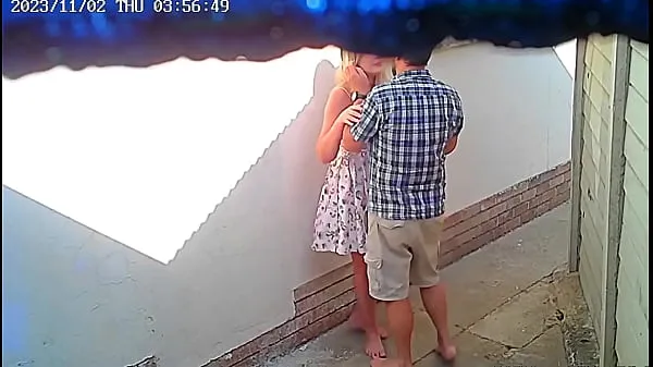 Se de Cctv camera caught couple fucking outside public restaurant bedste klip